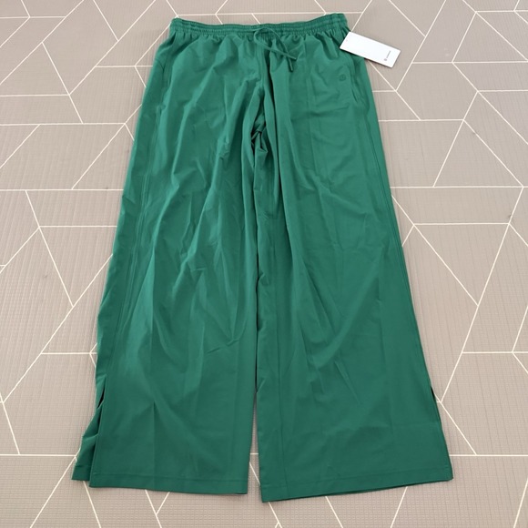 NEW Lululemon Court Rival Wide-Leg Track Pant *Regular Size 12 Raceway Green - Picture 1 of 6
